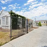 Lovely Studio Apartment Located In Santa Monica B